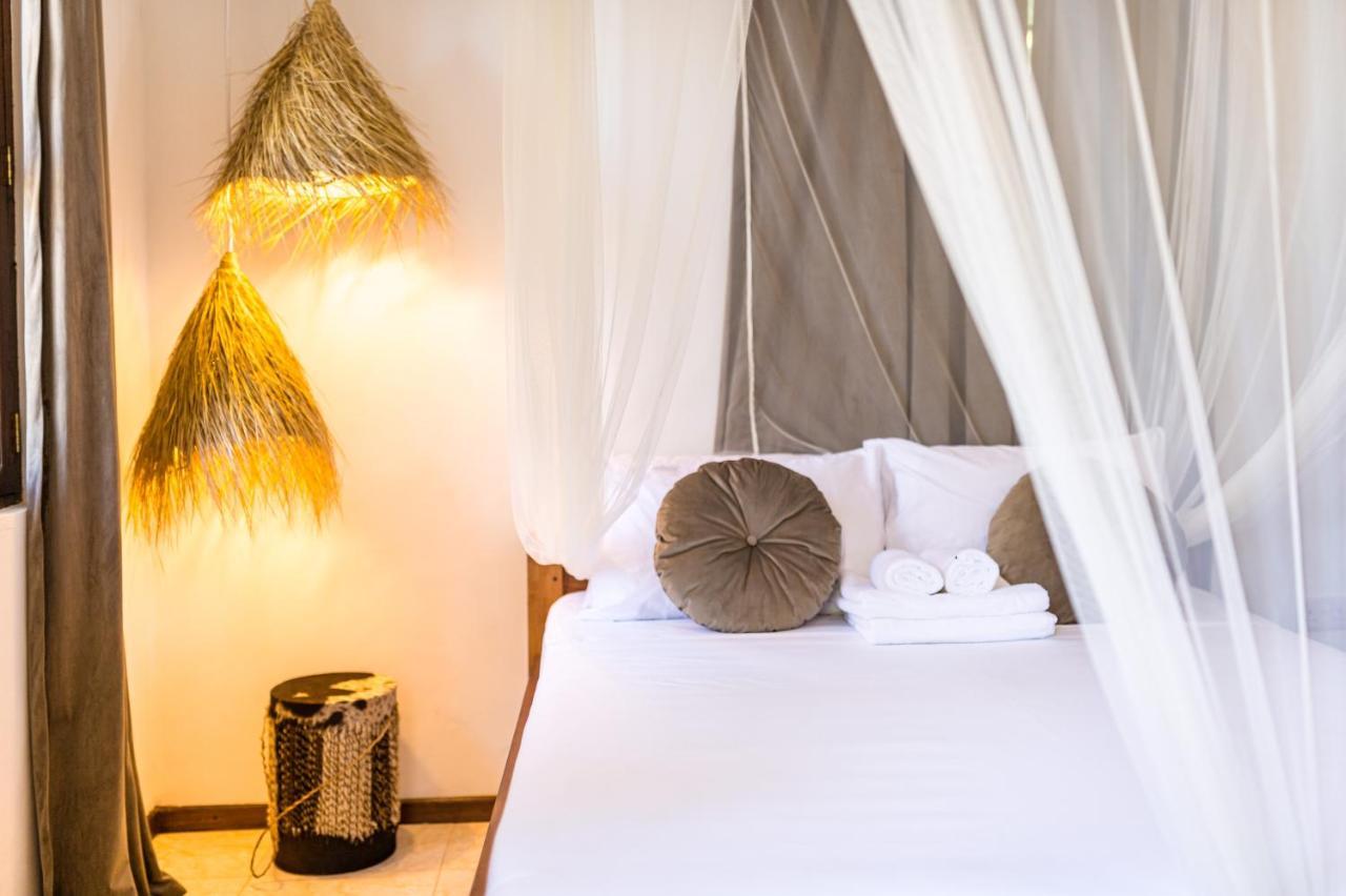 Kima Serviced Beach House & Suites ブウェワウ エクステリア 写真