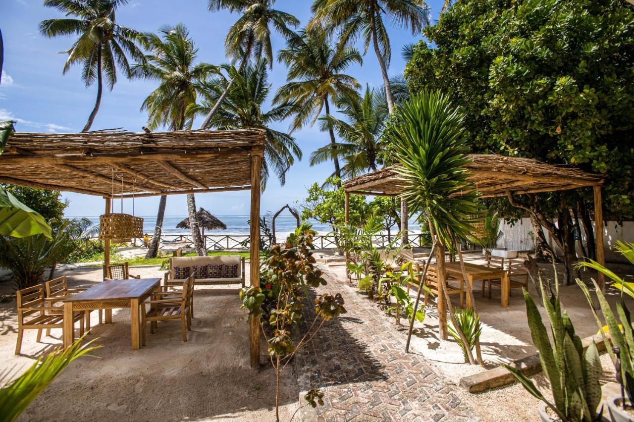 Kima Serviced Beach House & Suites ブウェワウ エクステリア 写真