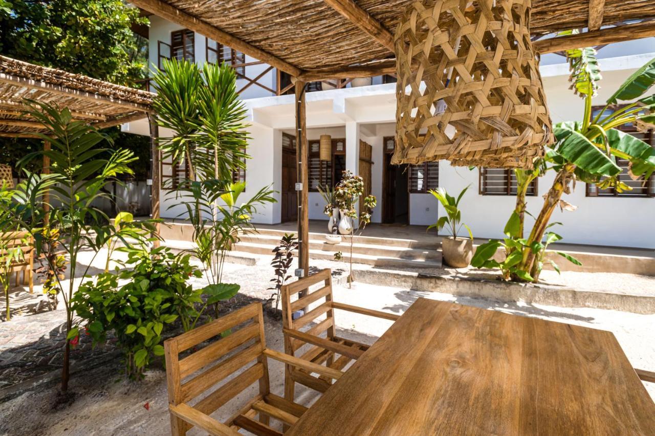 Kima Serviced Beach House & Suites ブウェワウ エクステリア 写真