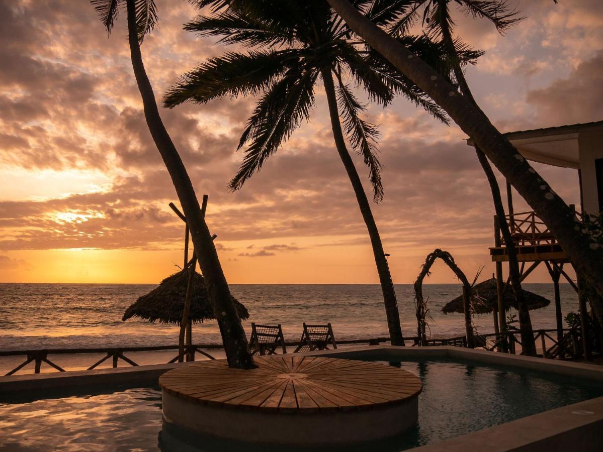 Kima Serviced Beach House & Suites ブウェワウ エクステリア 写真