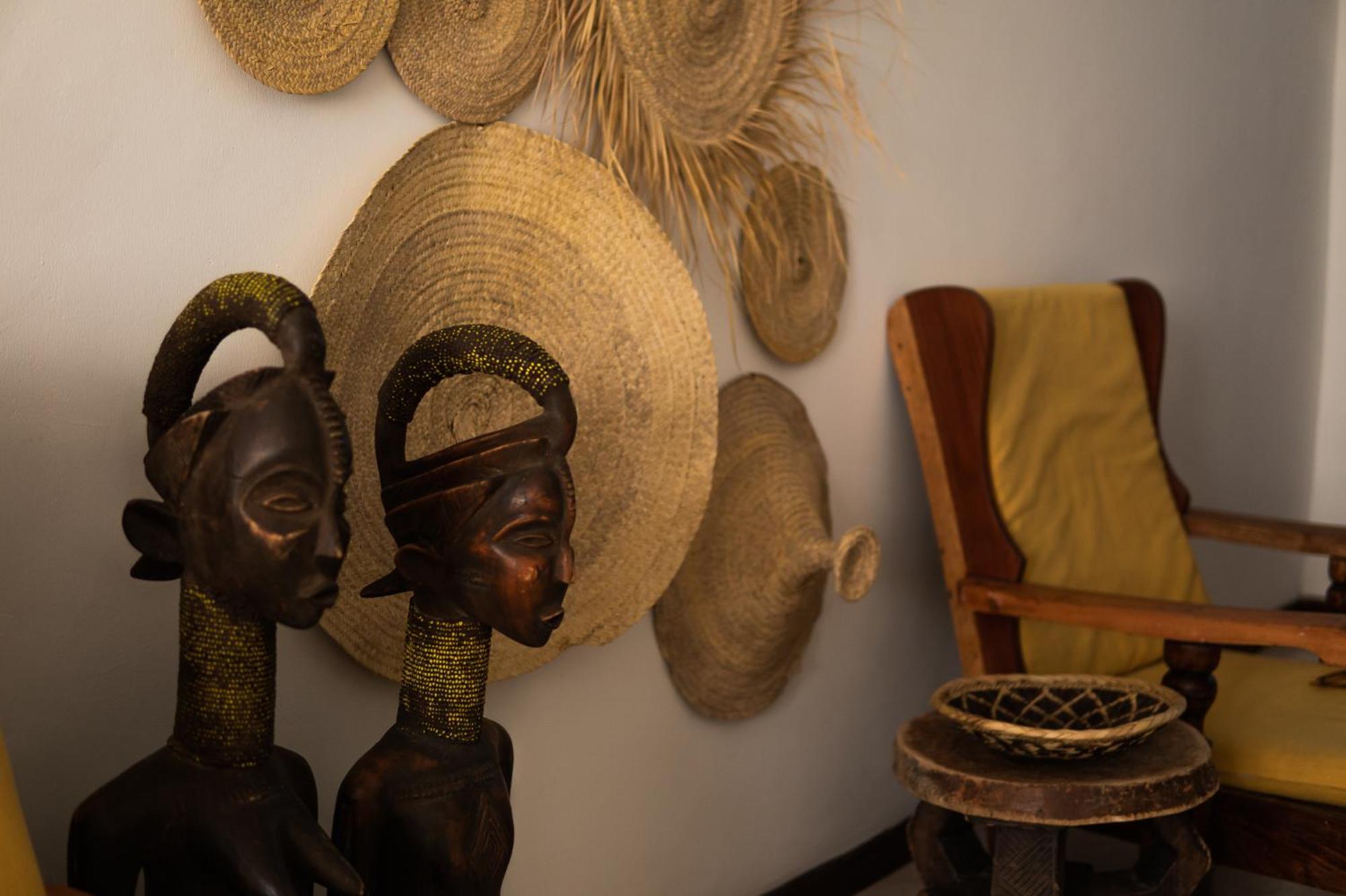 Kima Serviced Beach House & Suites ブウェワウ エクステリア 写真