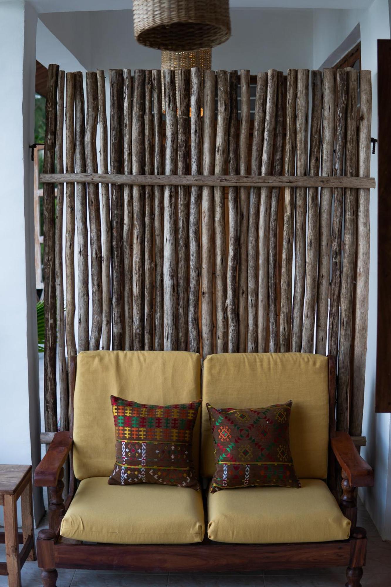 Kima Serviced Beach House & Suites ブウェワウ エクステリア 写真