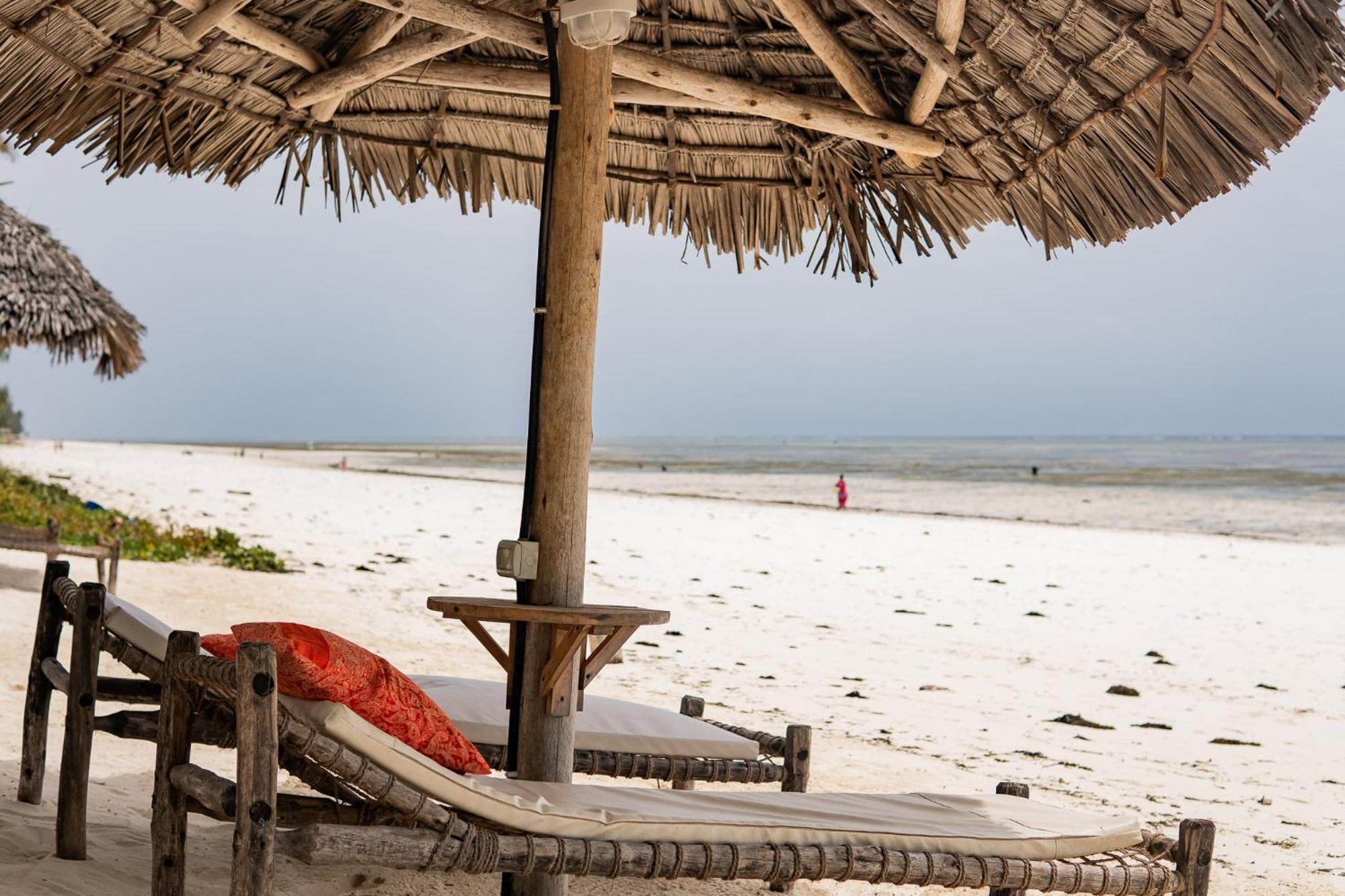 Kima Serviced Beach House & Suites ブウェワウ エクステリア 写真